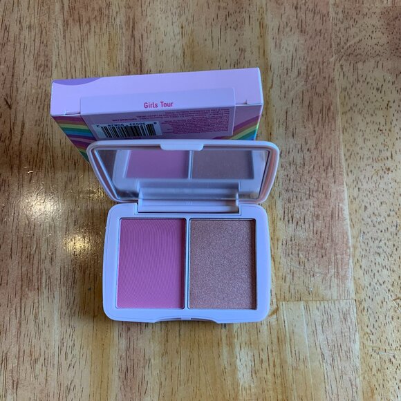 Half Caked Double Dipper Color duo blush palette in Girls Tour NIB - Picture 3 of 3